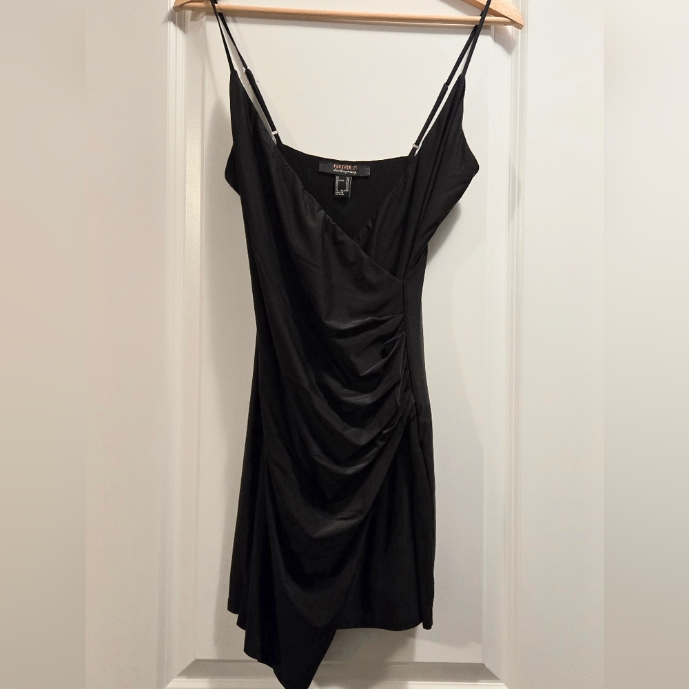 Sexy Forever 21 Contemporary Black Side Scrunched Dress. Size XS.